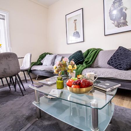 Cosy 2-Bedroom Apartment In Mayfair 8Cb - 4Th Floor No Elevator Londra Dış mekan fotoğraf