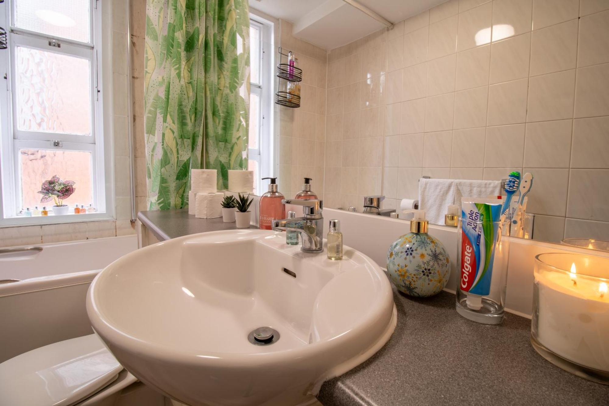 Cosy 2-Bedroom Apartment In Mayfair 8Cb - 4Th Floor No Elevator Londra Dış mekan fotoğraf