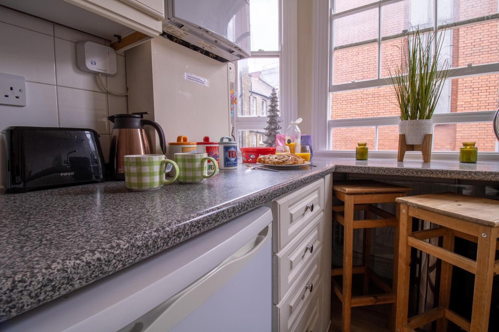 Cosy 2-Bedroom Apartment In Mayfair 8Cb - 4Th Floor No Elevator Londra Dış mekan fotoğraf