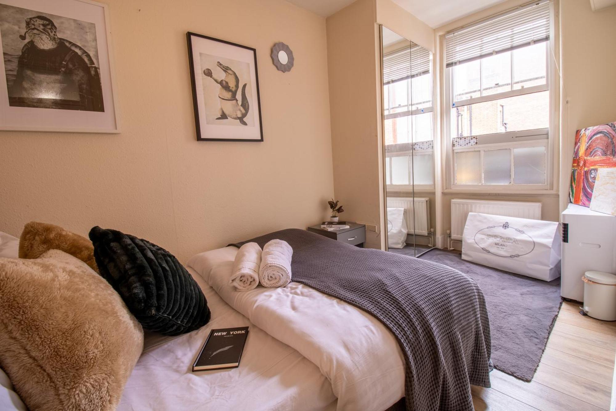 Cosy 2-Bedroom Apartment In Mayfair 8Cb - 4Th Floor No Elevator Londra Dış mekan fotoğraf